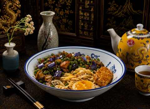茄子肉末麵配糖心蛋